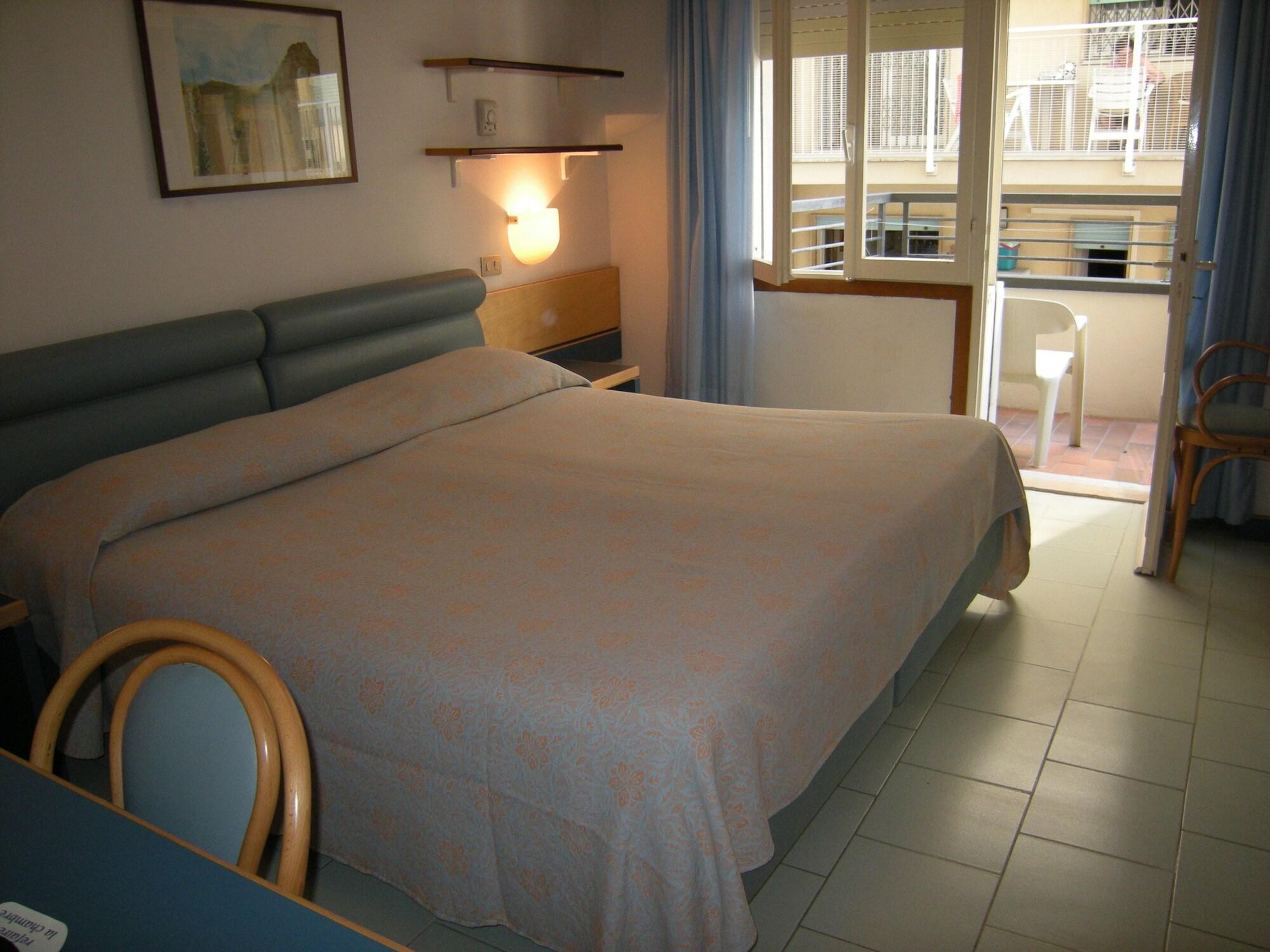 Hotel Ambasciatori Palace Lido di Jesolo Bagian luar foto