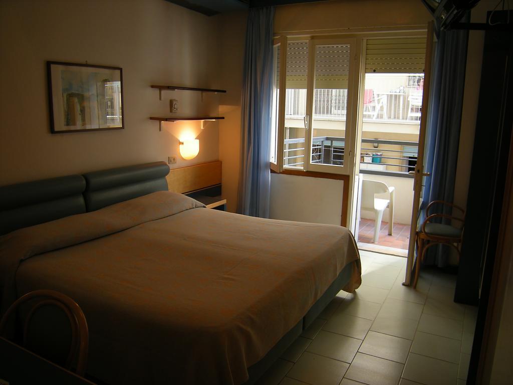 Hotel Ambasciatori Palace Lido di Jesolo Bagian luar foto